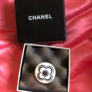 CHANEL Black and White and gold enamel ring Y2K 2000s witt original box